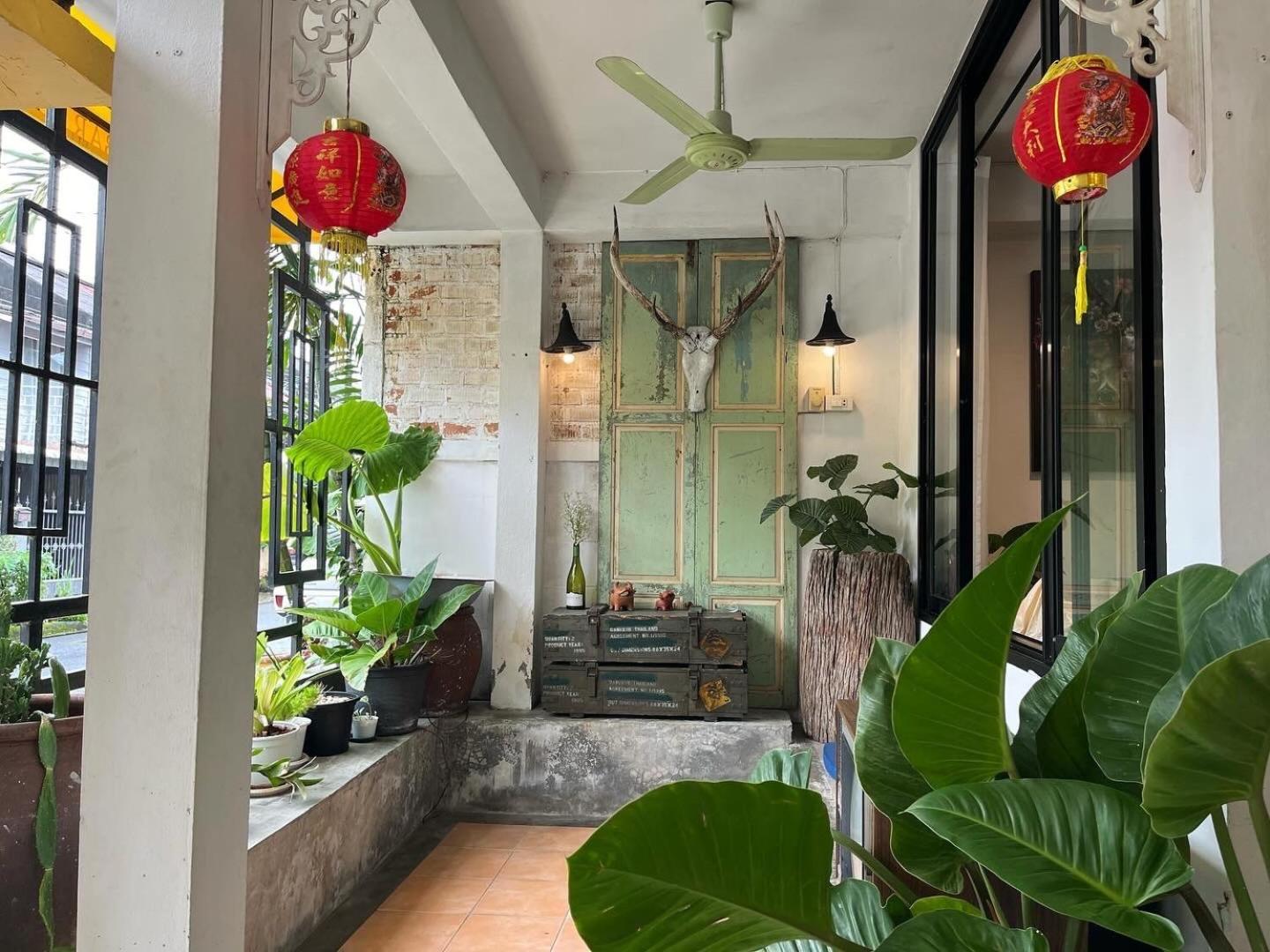 Ferienwohnung Auntie & Niece Phuket Ban Sam Kong Exterior foto