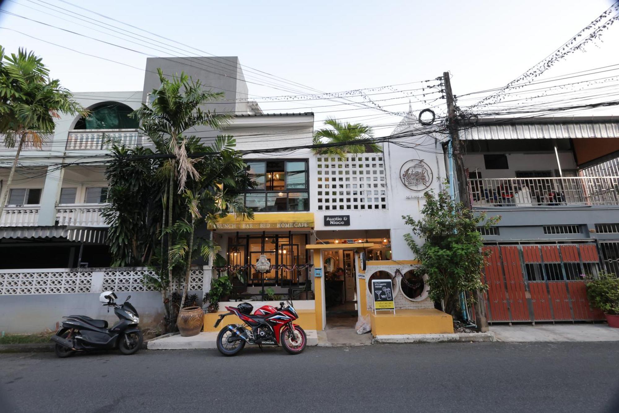 Ferienwohnung Auntie & Niece Phuket Ban Sam Kong Exterior foto